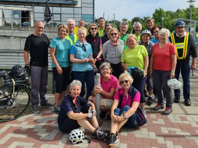 Vor dem Rock'n'Pop Museum in Gronau.