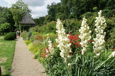 Schöner Garten im Innenhof des Hauses Welbergen.