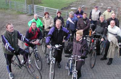 03.04.2003 Die erste Feierabendtour des neugegründeten Olfener Radlertreffs.