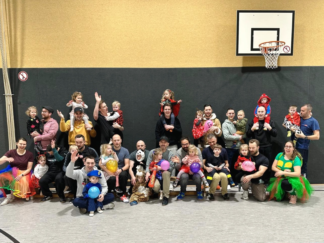 Karneval beim Vater-Kind-Turnen Karneval beim Vater-Kind-Turnen